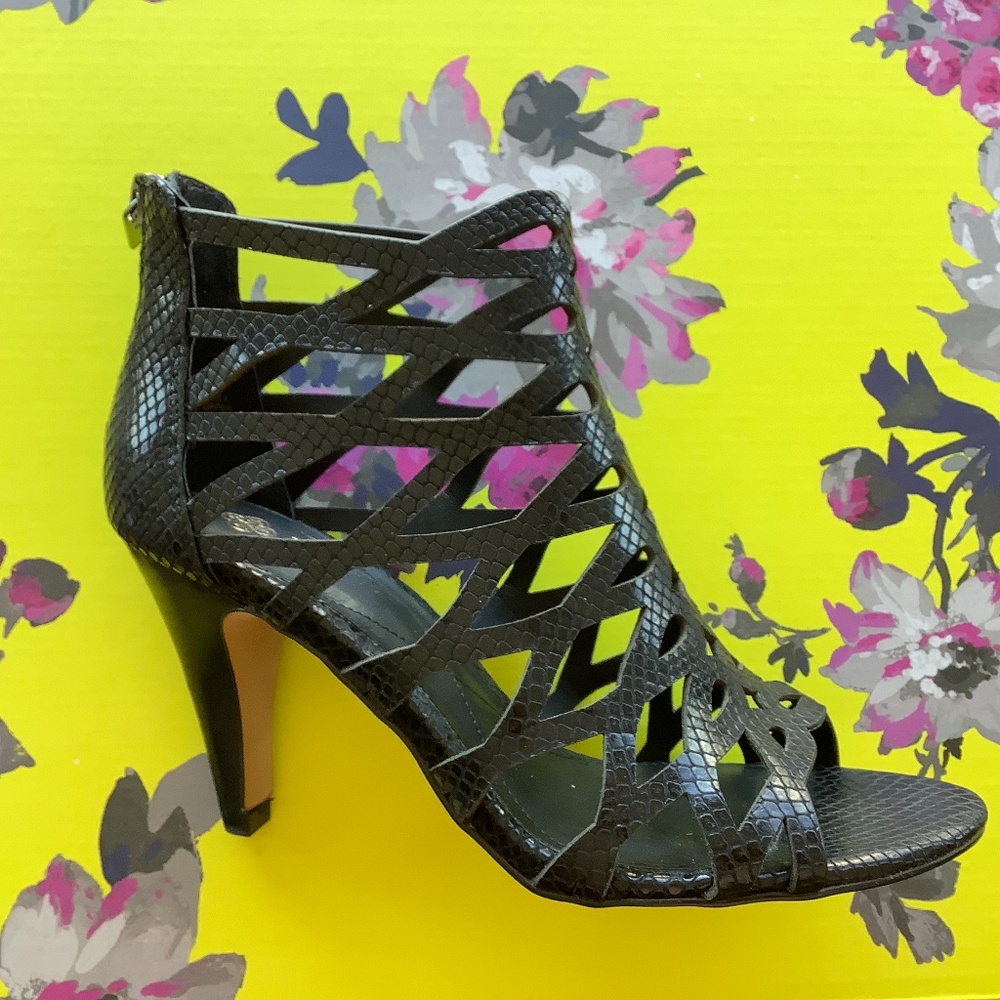 NWB Isola Dedra cage sandals 8.5